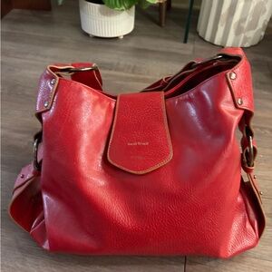 Matt & Nat - red vegan leather shoulder bag